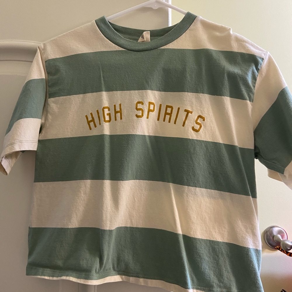 urban outfitters graphic tee size small